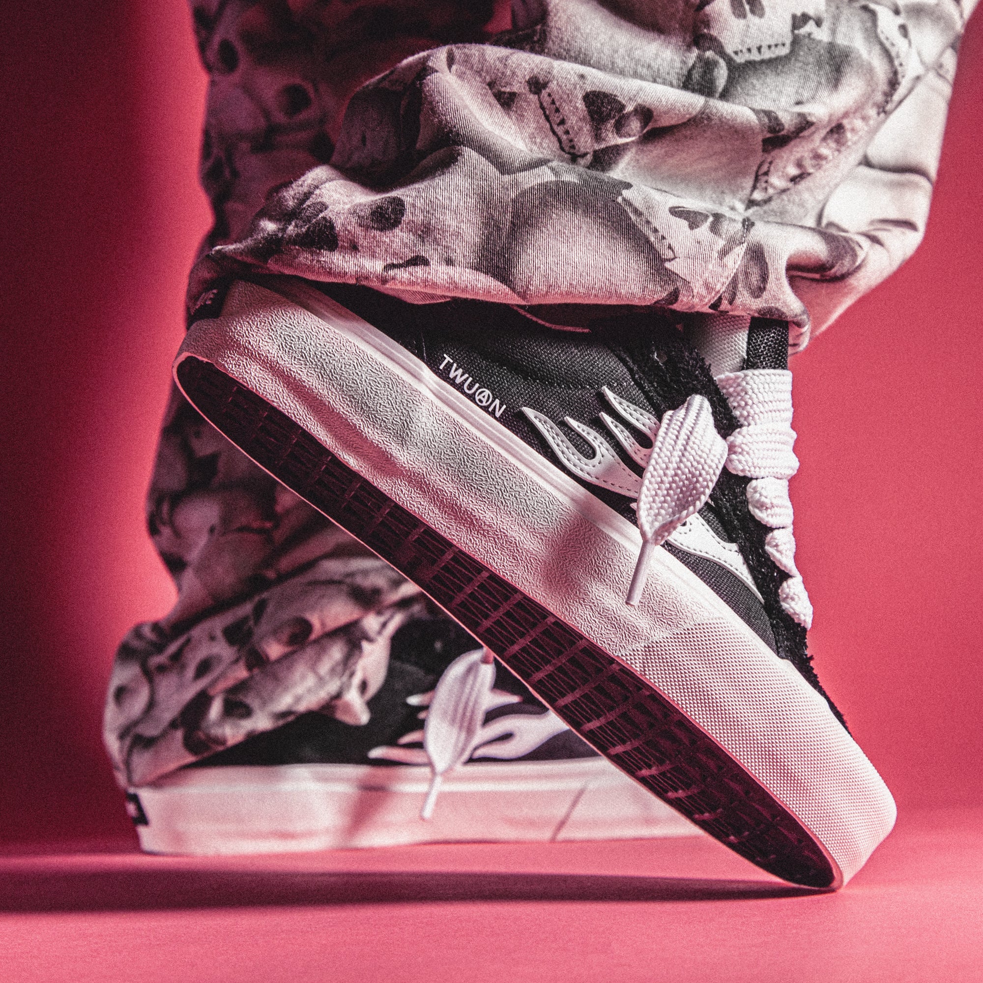 LOGAN PUFF - BLACK - Image 3